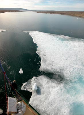 Ice flow at anchor